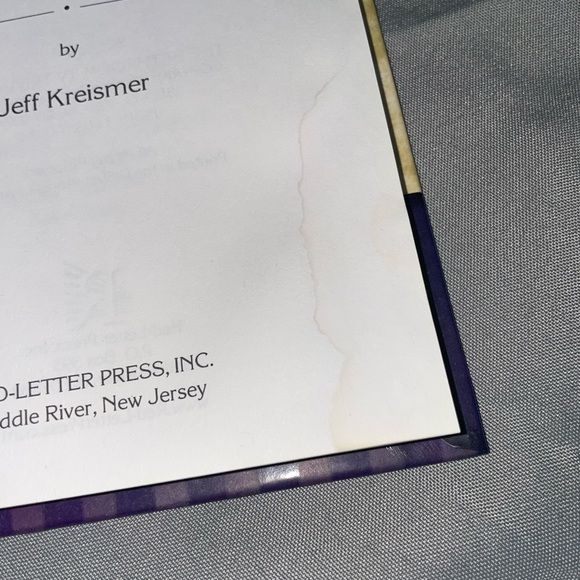 The Bathroom Library, set of 2 books - tv trivia and fact or flush book. - Picture 6 of 8